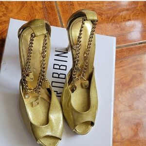 Baby Phat Ladies Gold Orchard  Platform Pumps  Shoes Size 7B